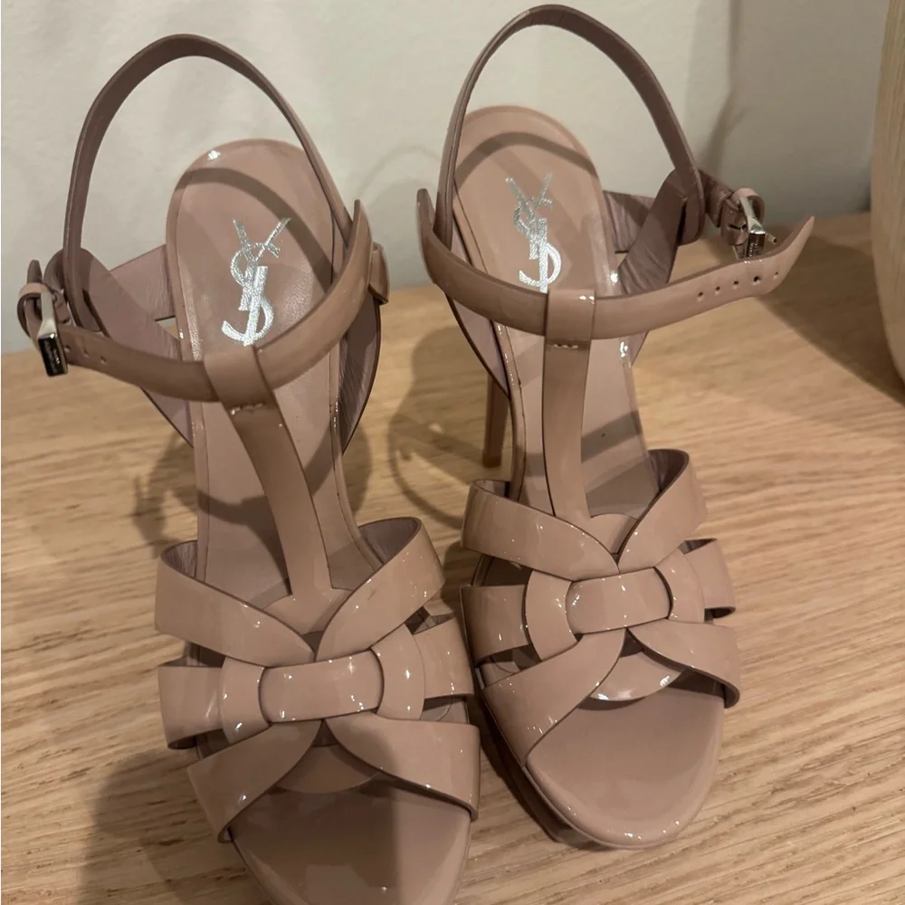 Saint Laurent Blush Patent Leather T-Strap Knot Heels - Picture 16 of 16